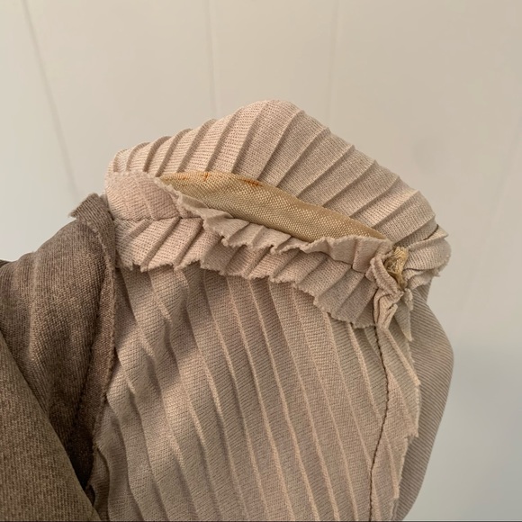 1970s Neutral Textured Chevron Collard Long Sleeve Shirt - Picture 8 of 8